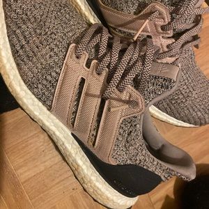 Ultraboost ash pearl